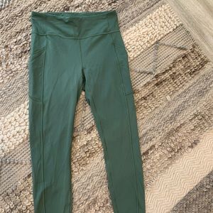 Invigorate high rise tight- size 8 like new